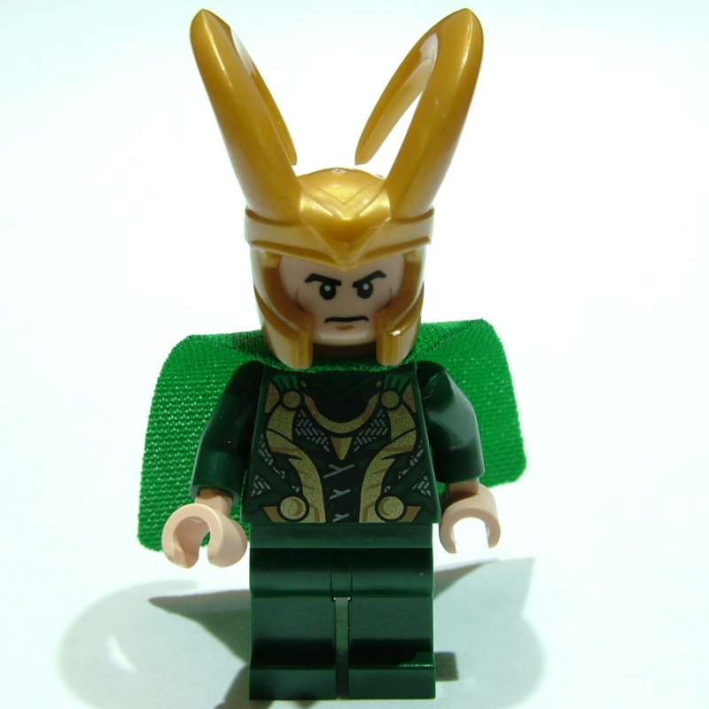 Loki, tenue vert foncé (Loki, Dark Green Outfit)
