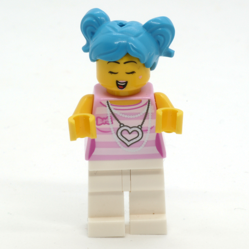 Poppy starr, débardeur rose, jambes blanches (Poppy Starr, Pink Tank Top, White Legs)
