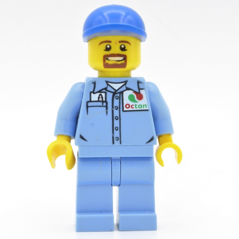 Équipage au sol, chemise bleu moyen avec logo Octan, jambes bleues moyennes, casquette bleue, bouc (Ground Crew, Medium Blue Shirt with Octan Logo, Medium Blue Legs, Blue Cap, Goatee Beard)