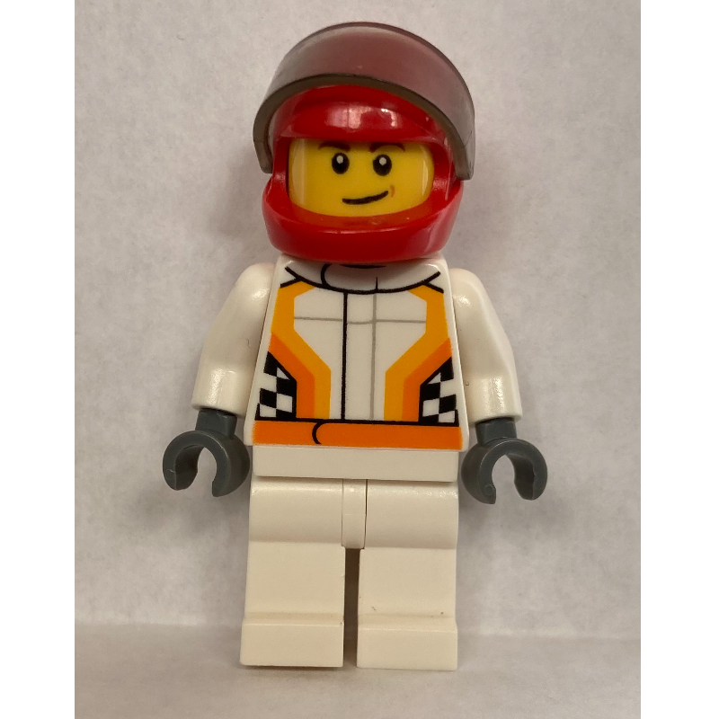 Pilote de course, combinaison blanche et orange, casque rouge avec visière (Racer, White and Orange Jumpsuit, Red Helmet with Visor)