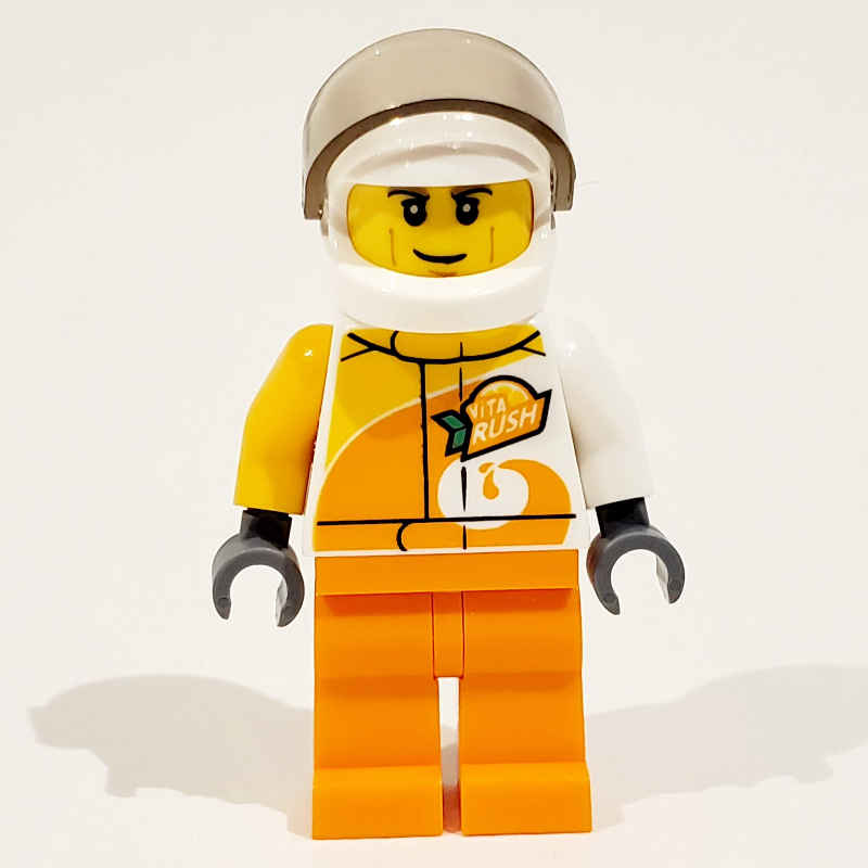 Pilote de course, combinaison blanche et orange avec inscription 'VITA RUSH', casque blanc avec visière (3626cpr1144 tête) (Racer, White and Orange Jumpsuit with 'VITA RUSH', White Helmet with Visor (3626cpr1144 Head))