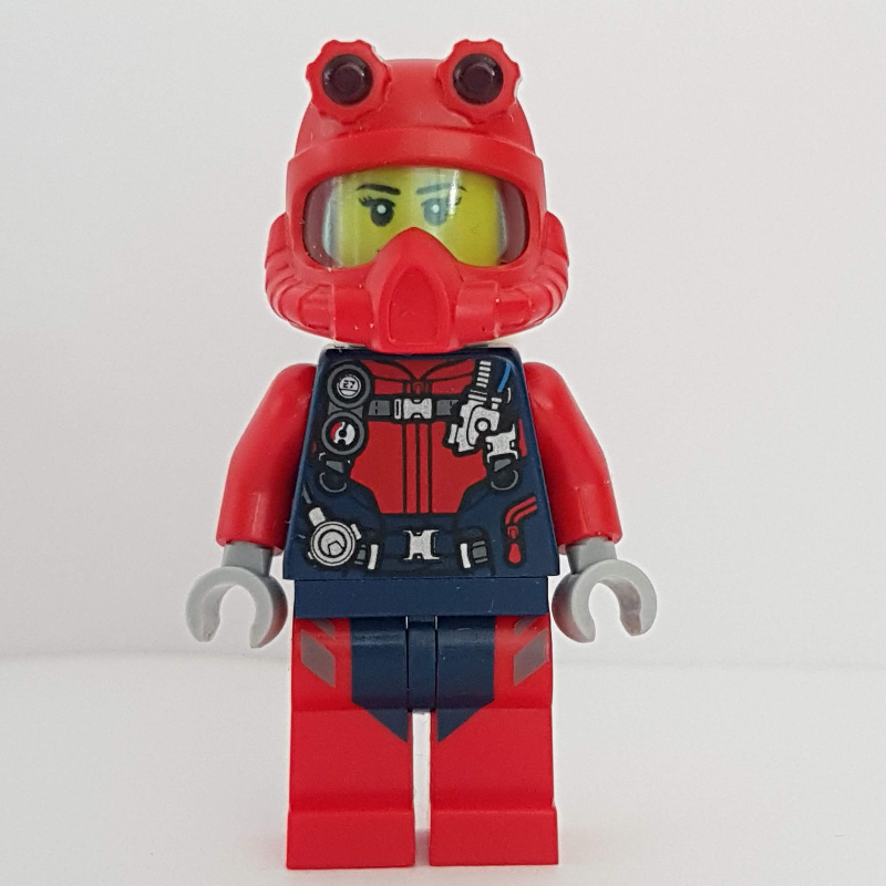 Plongeur, femme, combinaison rouge et bleu foncé avec sangles et jauges, casque de plongée rouge, bouteilles d’air (Diver, Woman, Red and Dark Blue Wetsuit with Straps and Gauges, Red Diving Helmet, Airtanks)