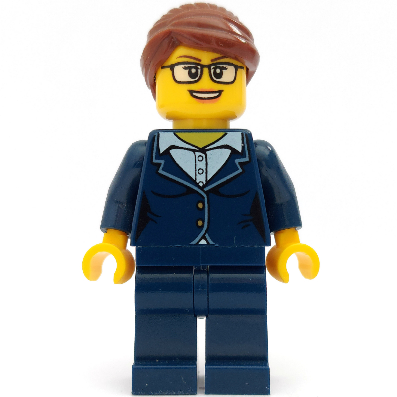 Femme, costume bleu foncé, cheveux brun rougeâtre, lunettes (Woman, Dark Blue Suit, Reddish Brown Hair, Glasses)