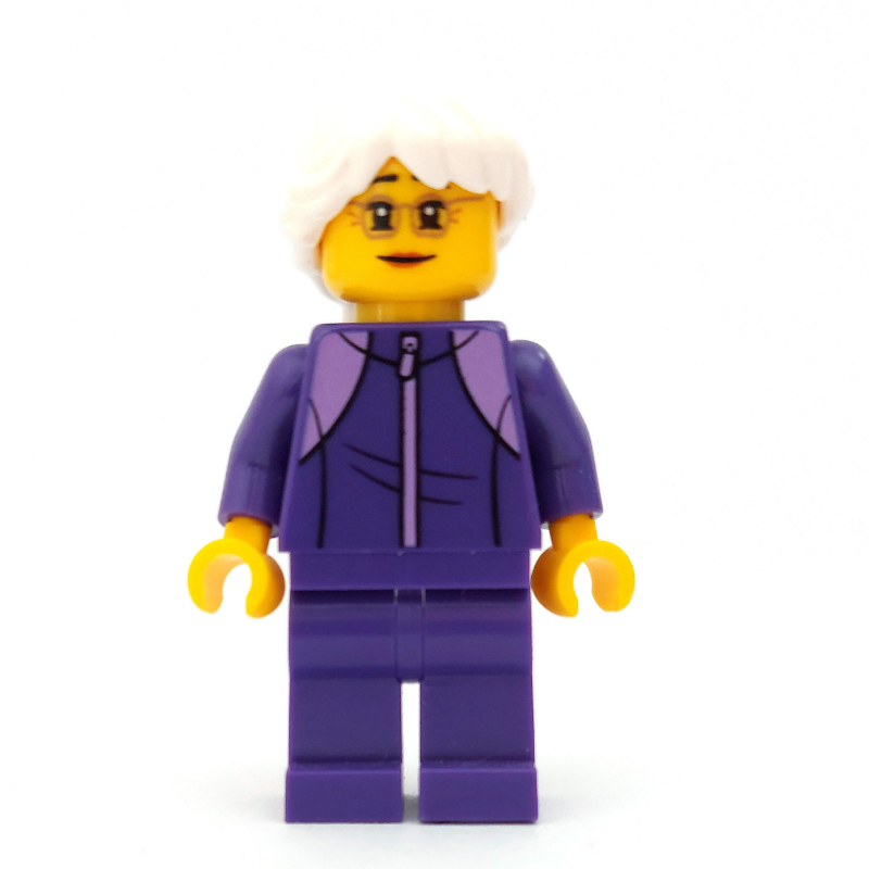 Femme, costume de jogging violet foncé, cheveux blancs, petites lunettes (Woman, Dark Purple Jogging Suit, White Hair, Small Glasses)
