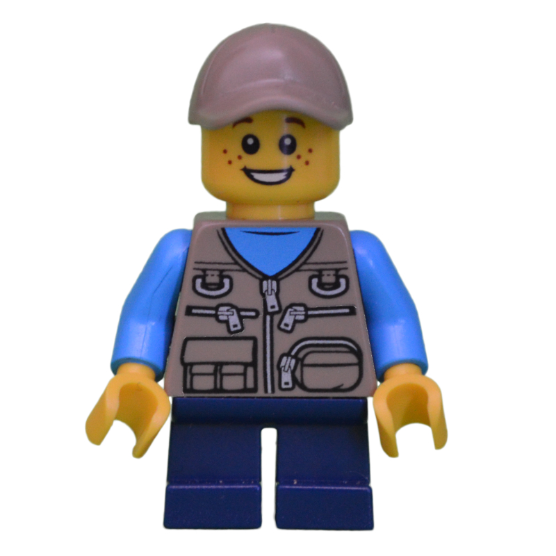 Garçon, veste beige foncé avec fermetures éclair et pochettes, courtes jambes bleu foncé, casquette beige foncé (Boy, Dark Tan Vest with Zippers and Pouches, Short Dark Blue Legs, Dark Tan Cap)