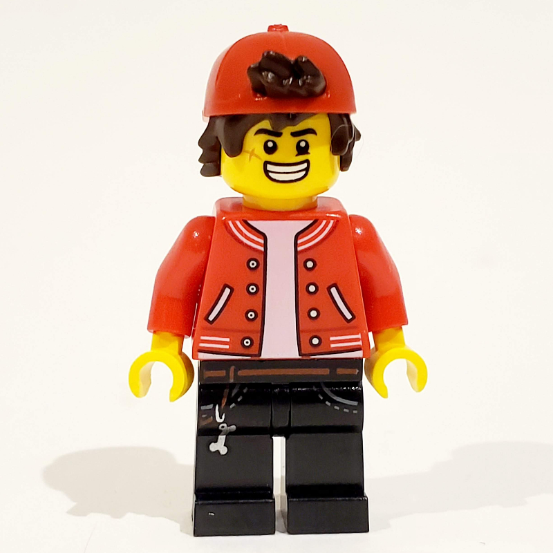 Jack Davids, veste rouge avec casquette rouge à l'envers (Jack Davids, Red Jacket with Backwards Red Cap)