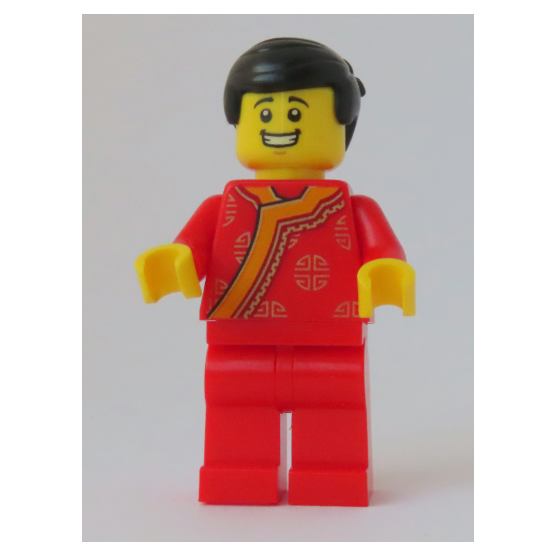 Homme, robe rouge, cheveux noirs (Man, Red Robe, Black Hair)