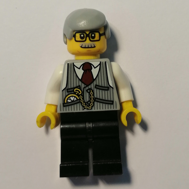 Homme, gilet gris bleuté clair sur chemise blanche, jambes noires, cheveux gris bleuté clair, moustache et lunettes (Man, Light Bluish Gray Vest over White Shirt, Black Legs, Light Bluish Gray Hair, Moustache and Glasses)