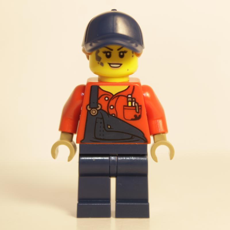 Torse rouge, salopette bleu foncé, casquette bleu foncé (Red Torso, Dark Blue Overall, Dark Blue Cap)