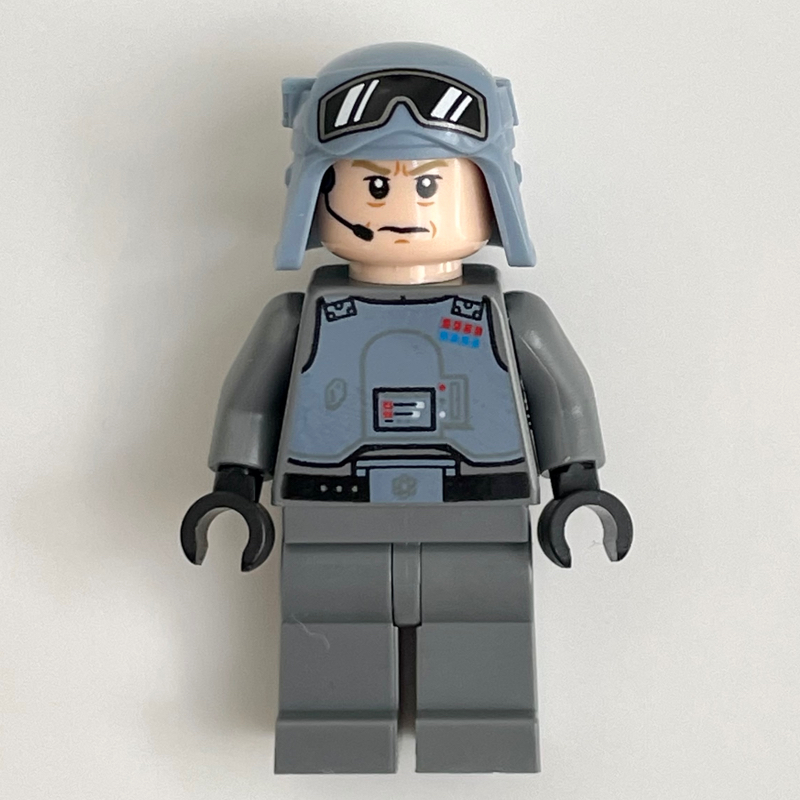 Général maximillian veers, casque bleu sable avec visière (General Maximillian Veers, Sand Blue Helmet with Visor)