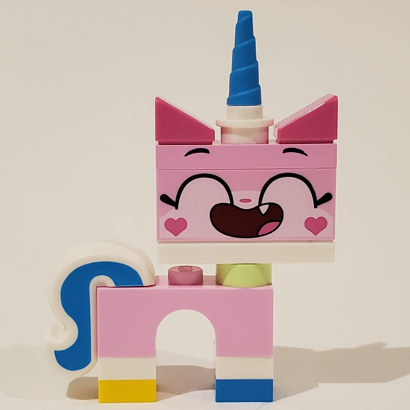 Unikitty, pied azur foncé, yeux fermés (Unikitty, Dark Azure Foot, Closed Eyes)