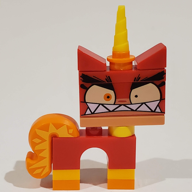 Unikitty, chat en colère, yeux jaunes (Unikitty, Angry Kitty, Yellow Eyes)