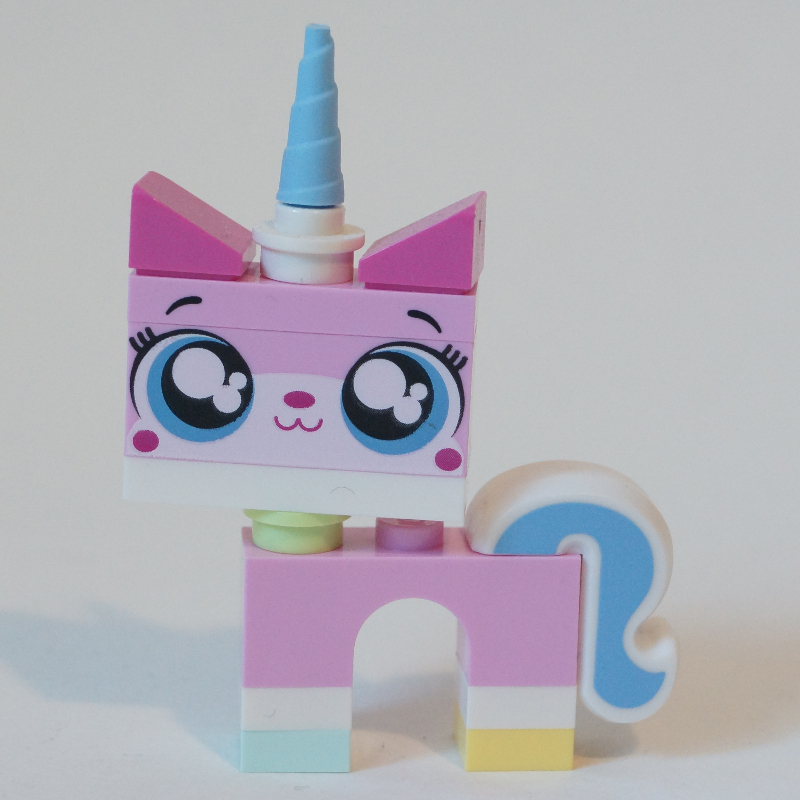 Unikitty, pied vert d’eau léger, bouche fermée, yeux ronds (dimensions) (Unikitty, Light Aqua Foot, Closed Mouth, Round Eyes (Dimensions))