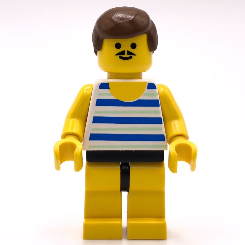 Homme, maillot de bain rayé bleu et blanc, cheveux bruns, moustache (Man, Blue and White Striped Swimsuit, Brown Hair, Moustache)
