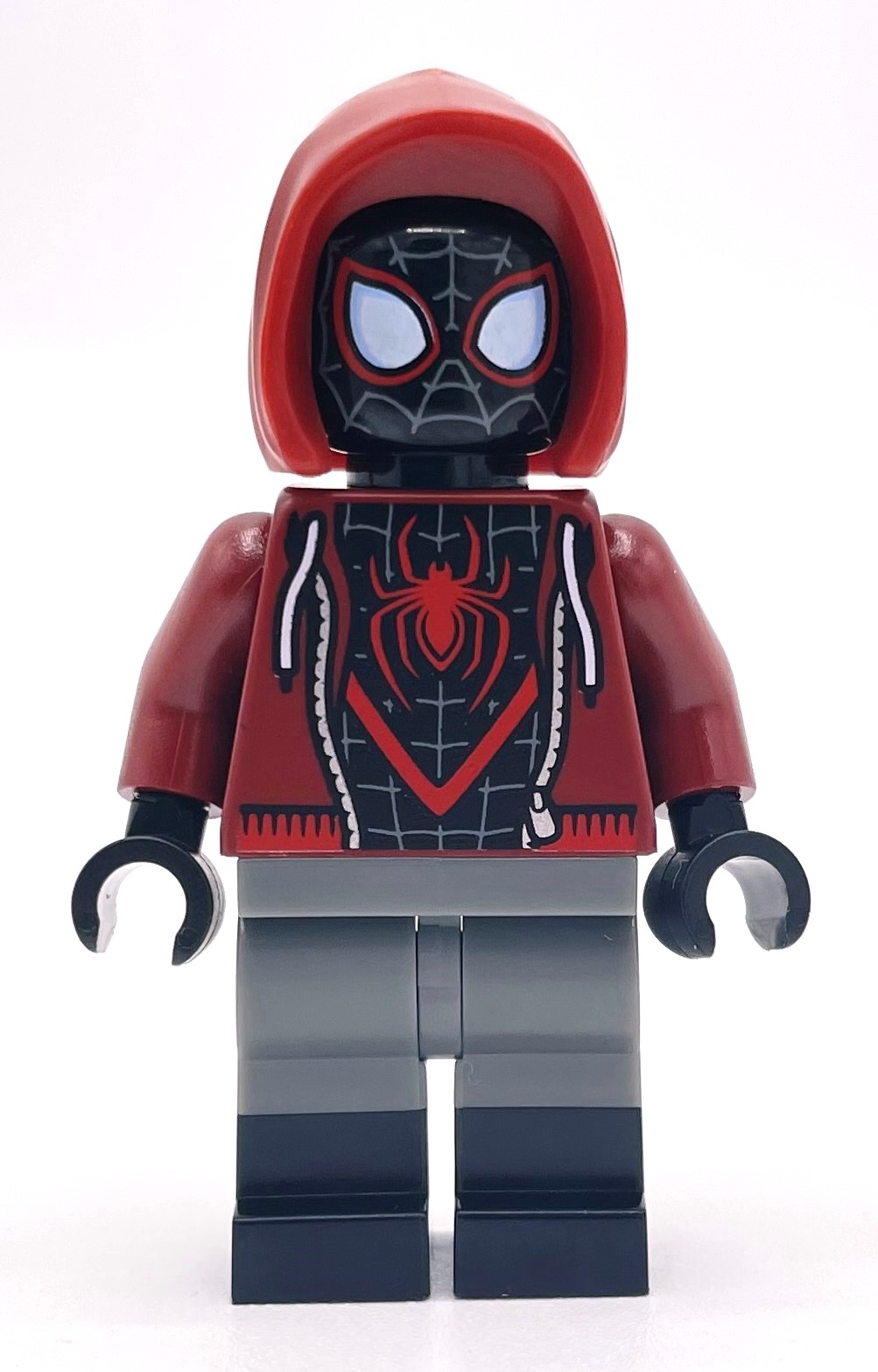 Spider-Man (Miles Morales), sweat à capuche rouge foncé, deux jambes moulées (Spider-Man (Miles Morales), Dark Red Hoodie, Dual Molded Legs)