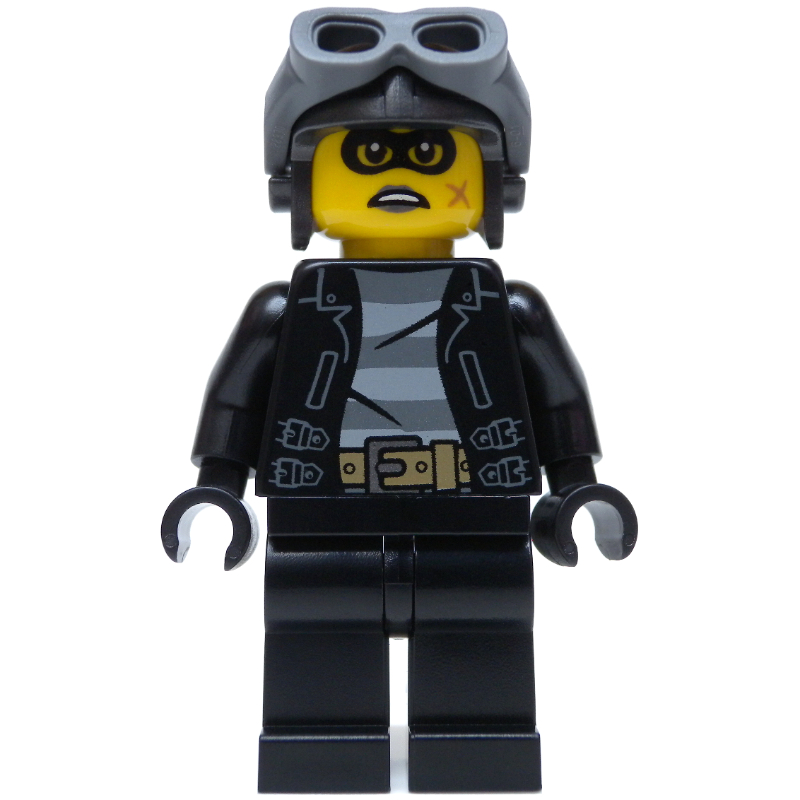 Clara le criminel avec des lunettes (Clara the Criminal with Goggles)
