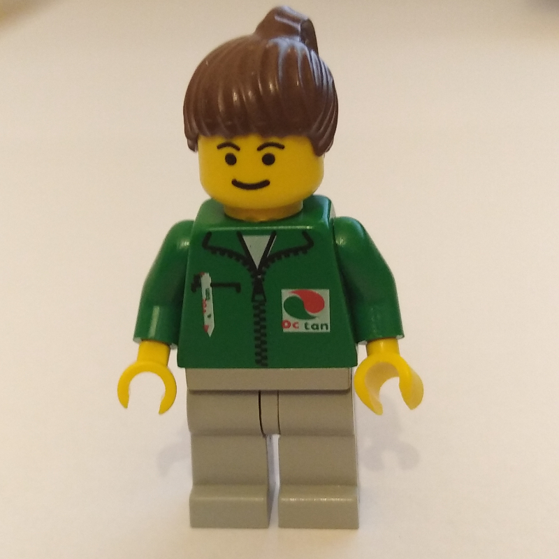 Torse vert, jambes gris clair, cheveux bruns queue de cheval (Green Torso, Light Grey Legs, Brown Ponytail Hair)