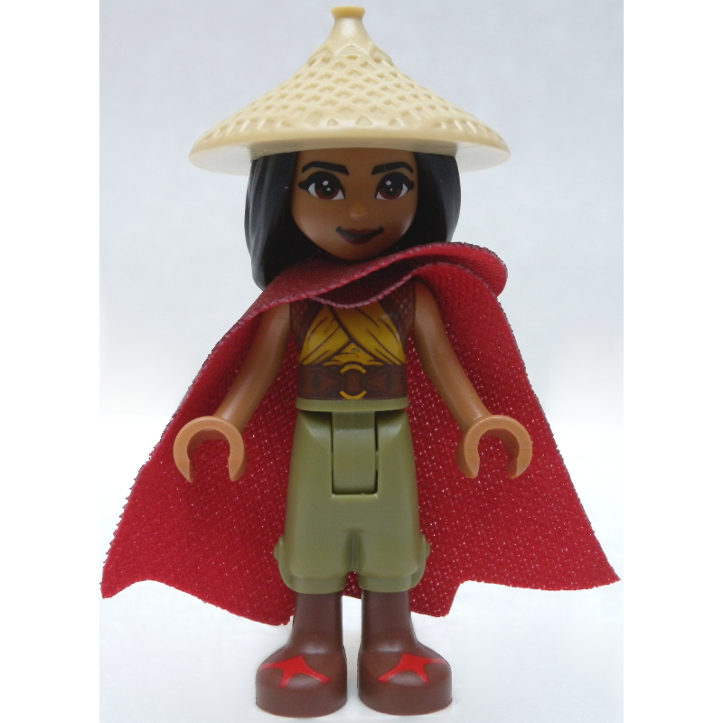 Raya avec cape (Raya with Cape)