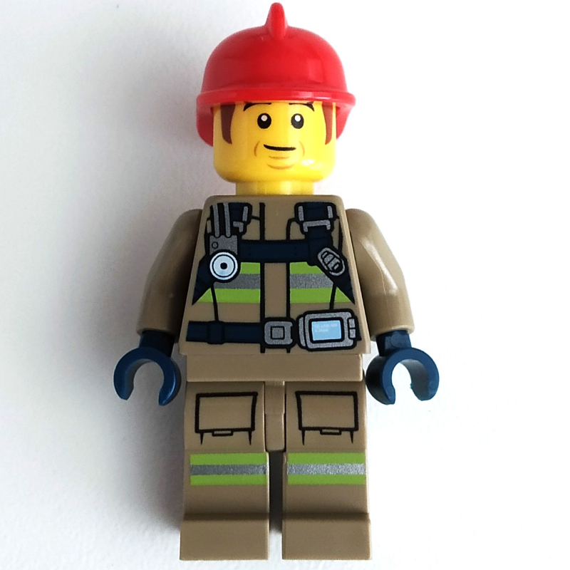 Bob, tenue de pompier beige foncé, casque rouge (Bob, Dark Tan Fire Suit, Red Helmet)