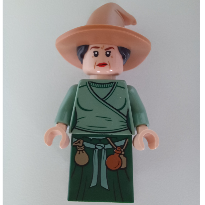 Sorcière, robe vert sable et vert foncé (Witch, Sand Green and Dark Green Robes)