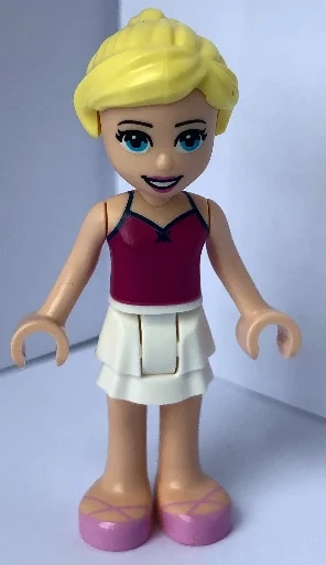 Stephanie — haut magenta, jupe blanche (Stephanie - Magenta Top, White Skirt)
