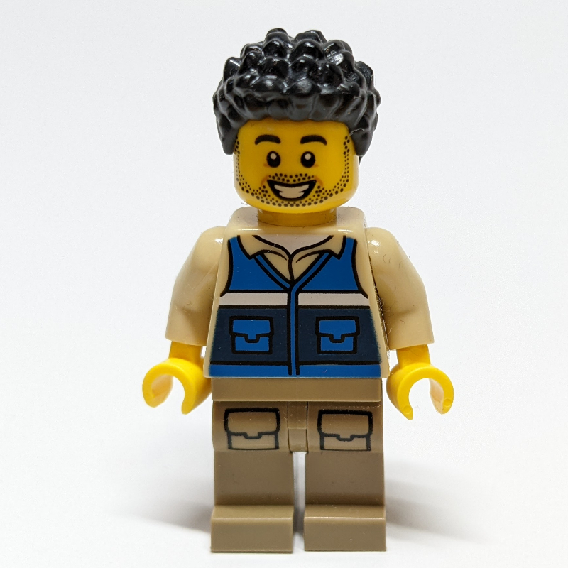 Homme, gilet bleu, cheveux noirs (Man, Blue Vest, Black Hair)