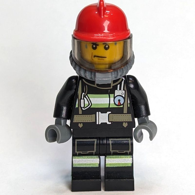 Pompier, costume de pompier noir, casque rouge, bouteilles d’air bleues (Fireman, Black Firesuit, Red Helmet, Blue Airtanks)