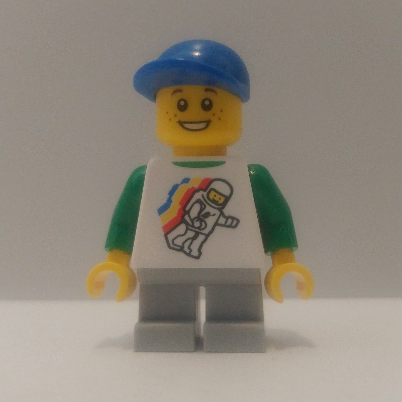 Enfant, torse blanc, jambes gris bleuté clair, casquette bleue (41879a jambes) (Kid, White Torso, Light Bluish Grey Legs, Blue Cap (41879a Legs))