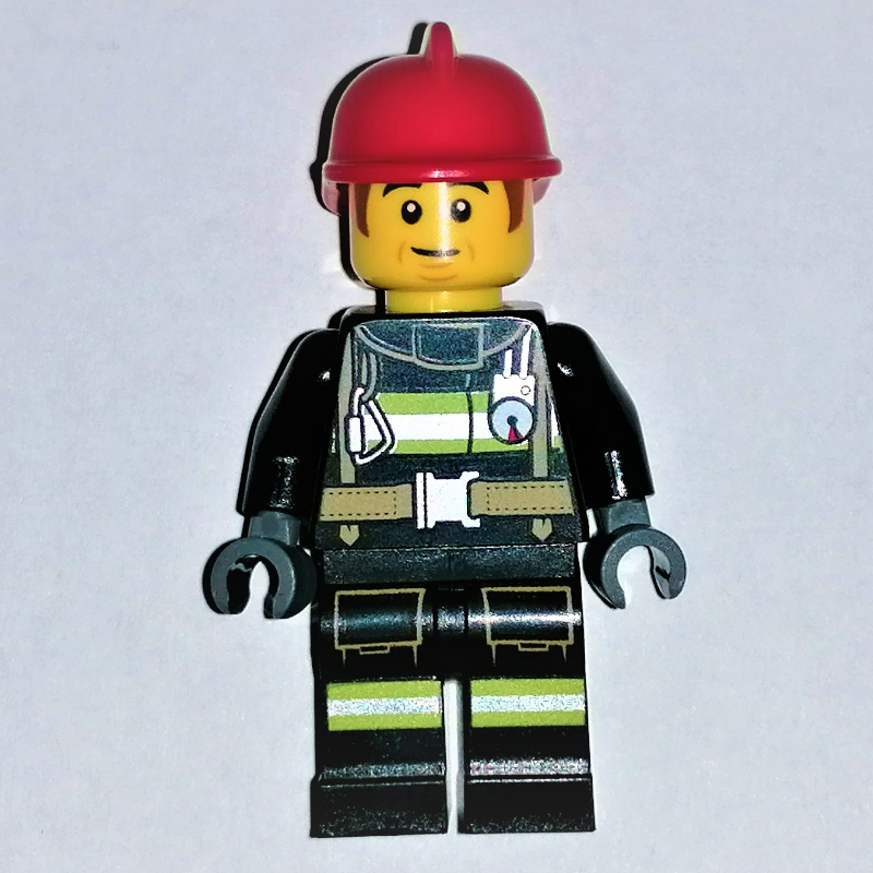 Bob, combinaison de tir noire, casque rouge (Bob, Black Firesuit, Red Helmet)
