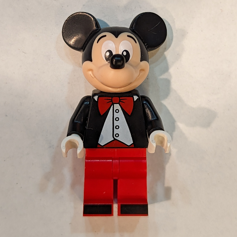 Mickey Mouse, smoking avec noeud papillon rouge (Mickey Mouse, Tuxedo with Red Bow Tie)