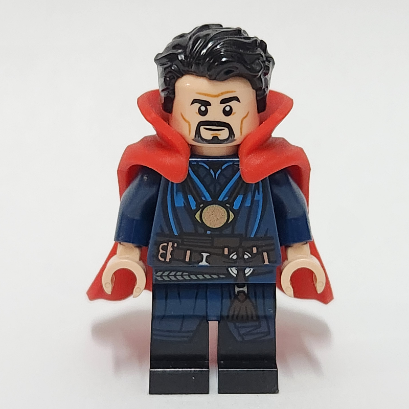 Docteur Strange, cape en plastique (Doctor Strange, Plastic Cape)