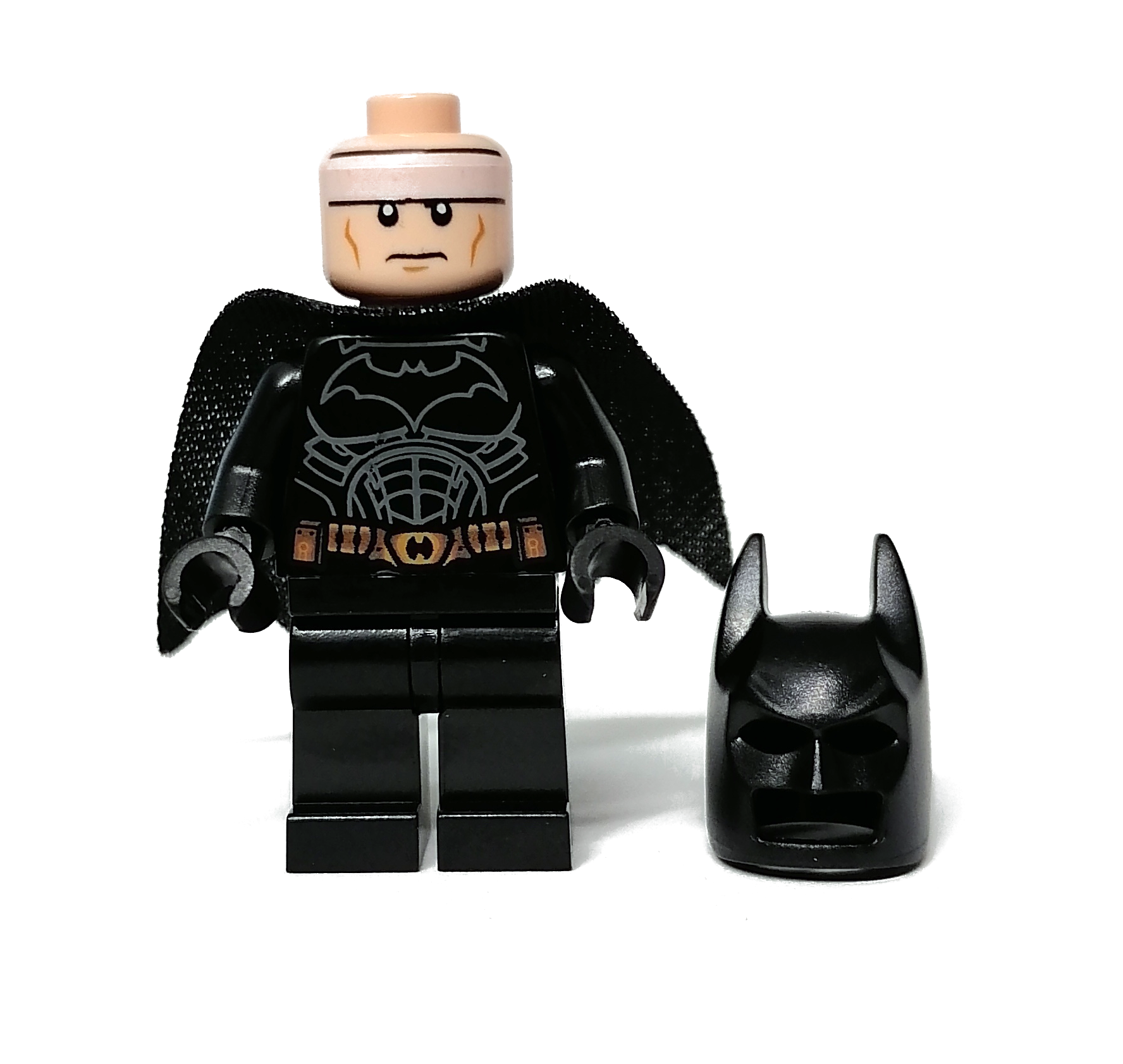 Batman, costume noir, cape noire et capot, ceinture utilitaire en cuivre (37157 cape)(trilogie chevalier noir) (Batman, Black Suit, Black Cape and Cowl, Copper Utility Belt (37157 Cape)(Dark Knight Trilogy))