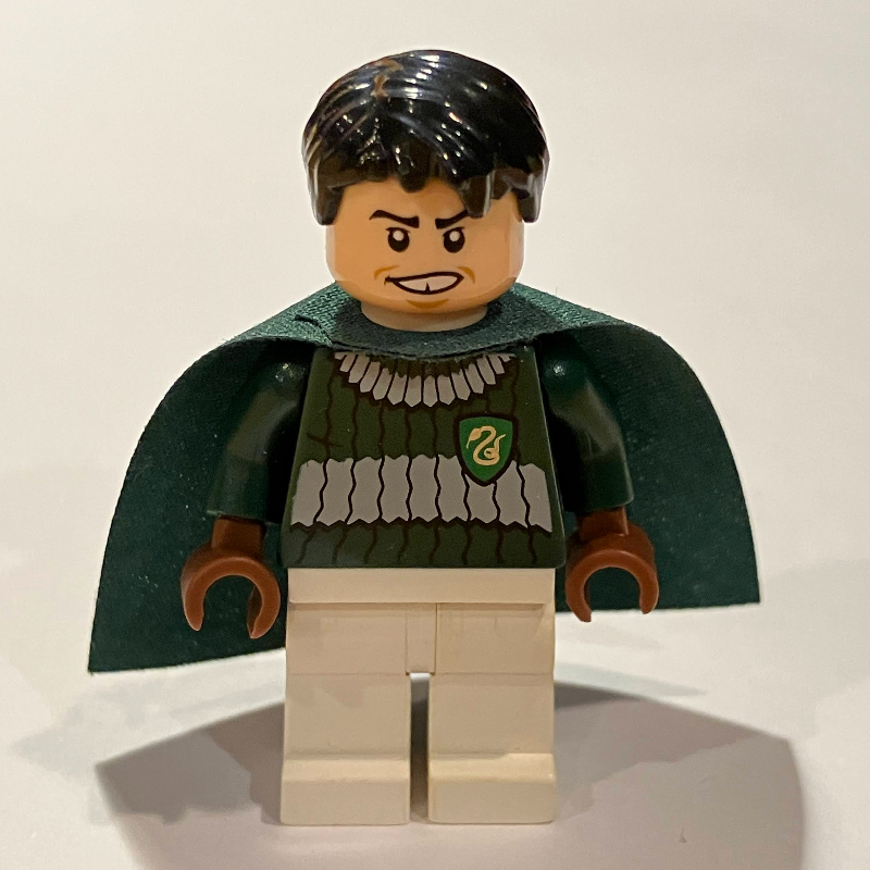 Marcus silex, vert foncé, gris bleuté foncé et blanc Serpentard quidditch uniforme - 3626b tête (Marcus Flint, Dark Green, Dark Bluish Gray, and White Slytherin Quidditch Uniform - 3626b Head)