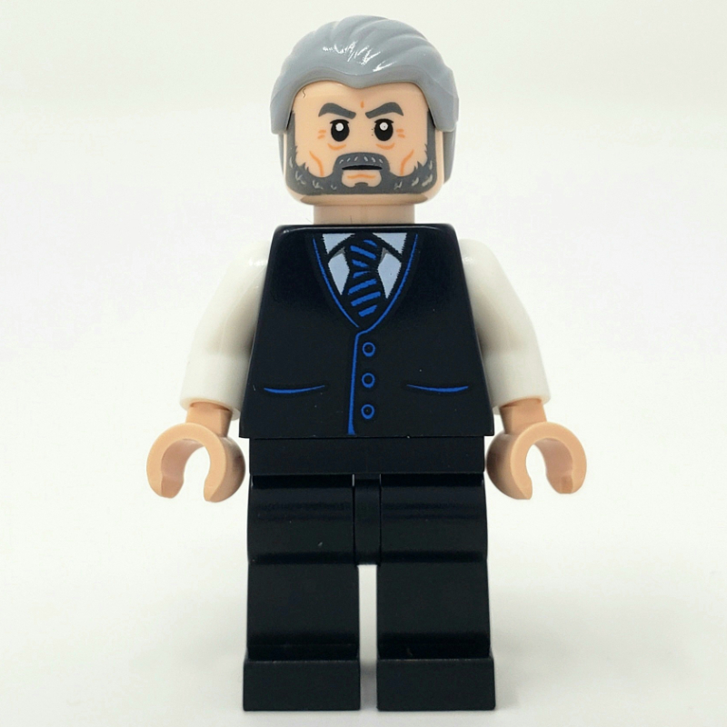 Alfred Pennyworth, cheveux gris bleuté clair et barbe (Alfred Pennyworth, Light Bluish Gray Hair and Beard)