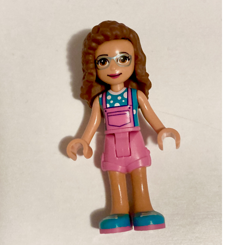 Olivia — haut turquoise foncé, salopette rose foncé (Olivia - Dark Turquoise Top, Dark Pink Overall)