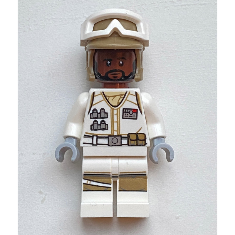 Soldat rebelle dans l'uniforme de hoth, chapeau de beige foncé, tête brun rougeâtre (Rebel Trooper in Hoth Uniform, Dark Tan Hat, Reddish Brown Head)