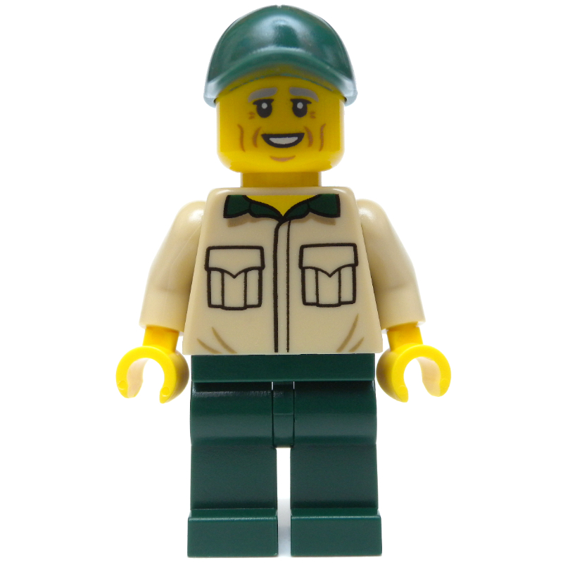 Homme, chemise beige, jambes vert foncé et casquette (Man, Tan Shirt, Dark Green Legs and Cap)