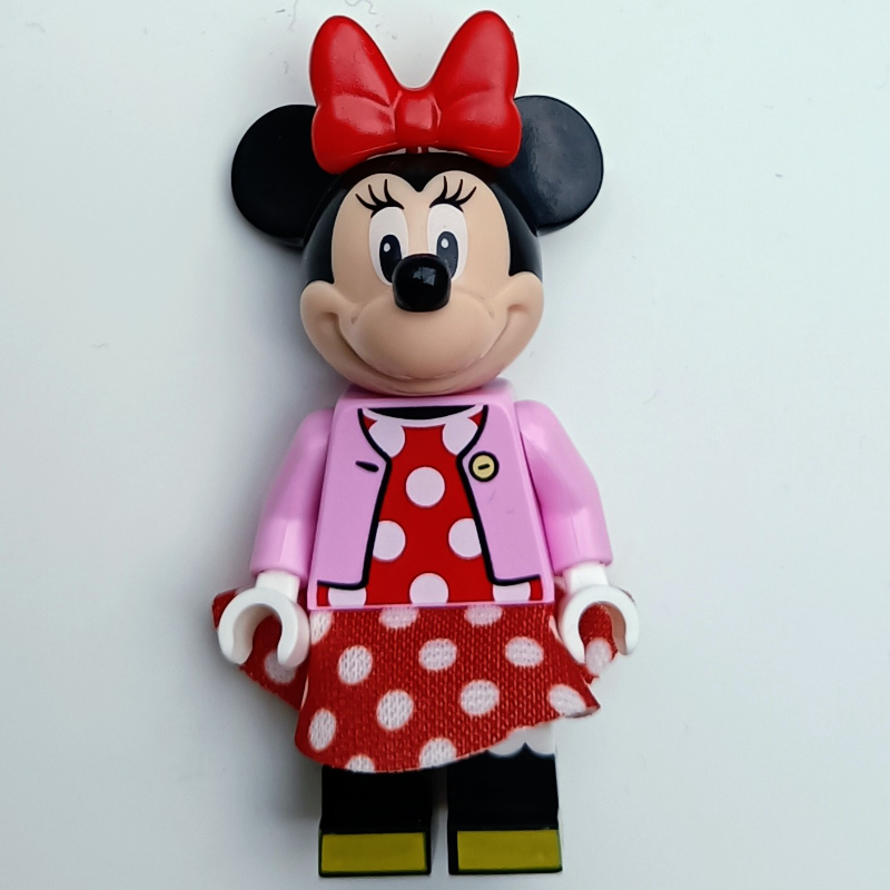 Minnie Mouse, veste rose vif (Minnie Mouse, Bright Pink Jacket)