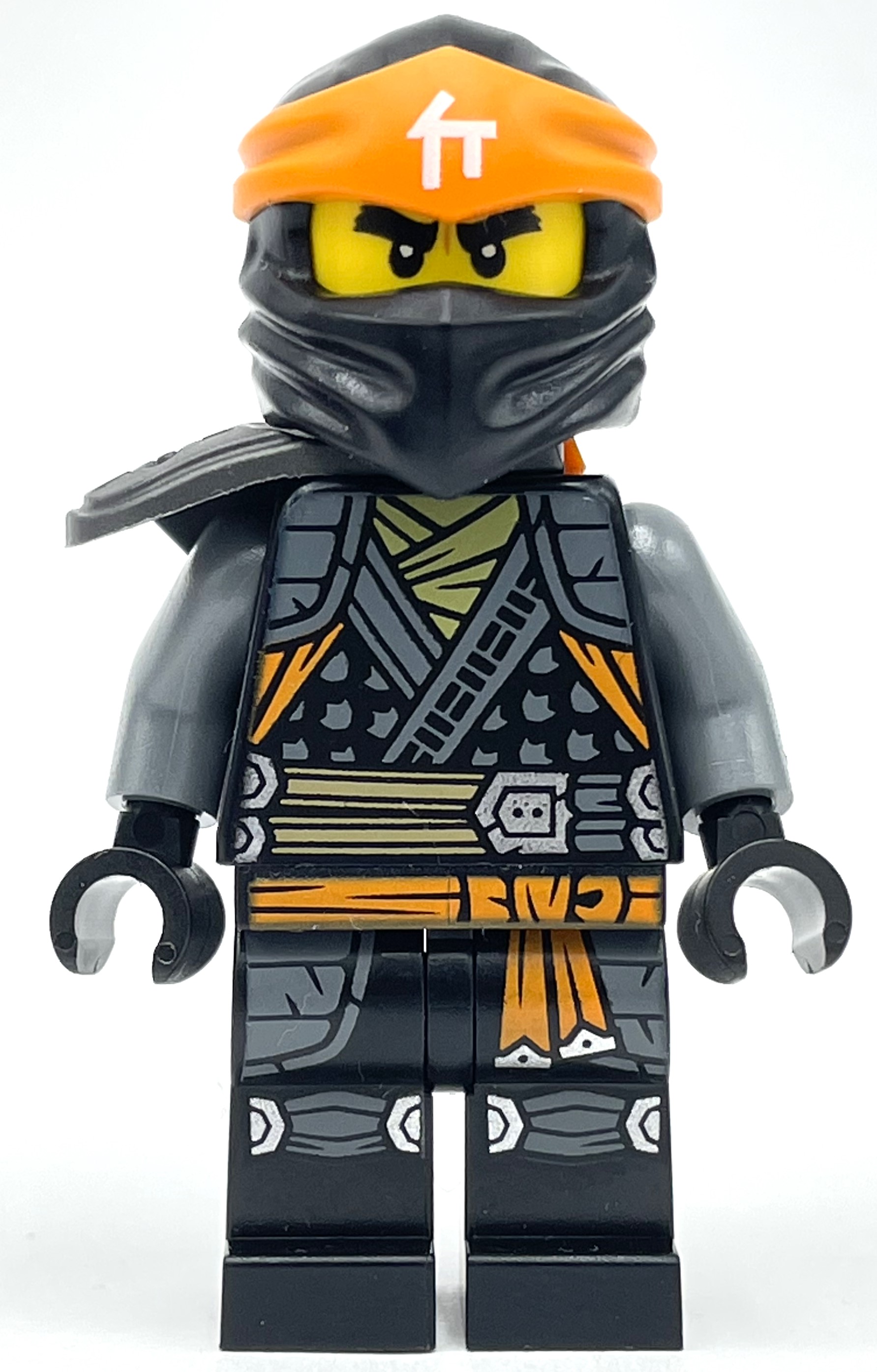 Cole, robes cristallisées, épaulière gris foncé nacré (Cole, Crystalized Robes, Pearl Dark Gray Shoulder Guard)