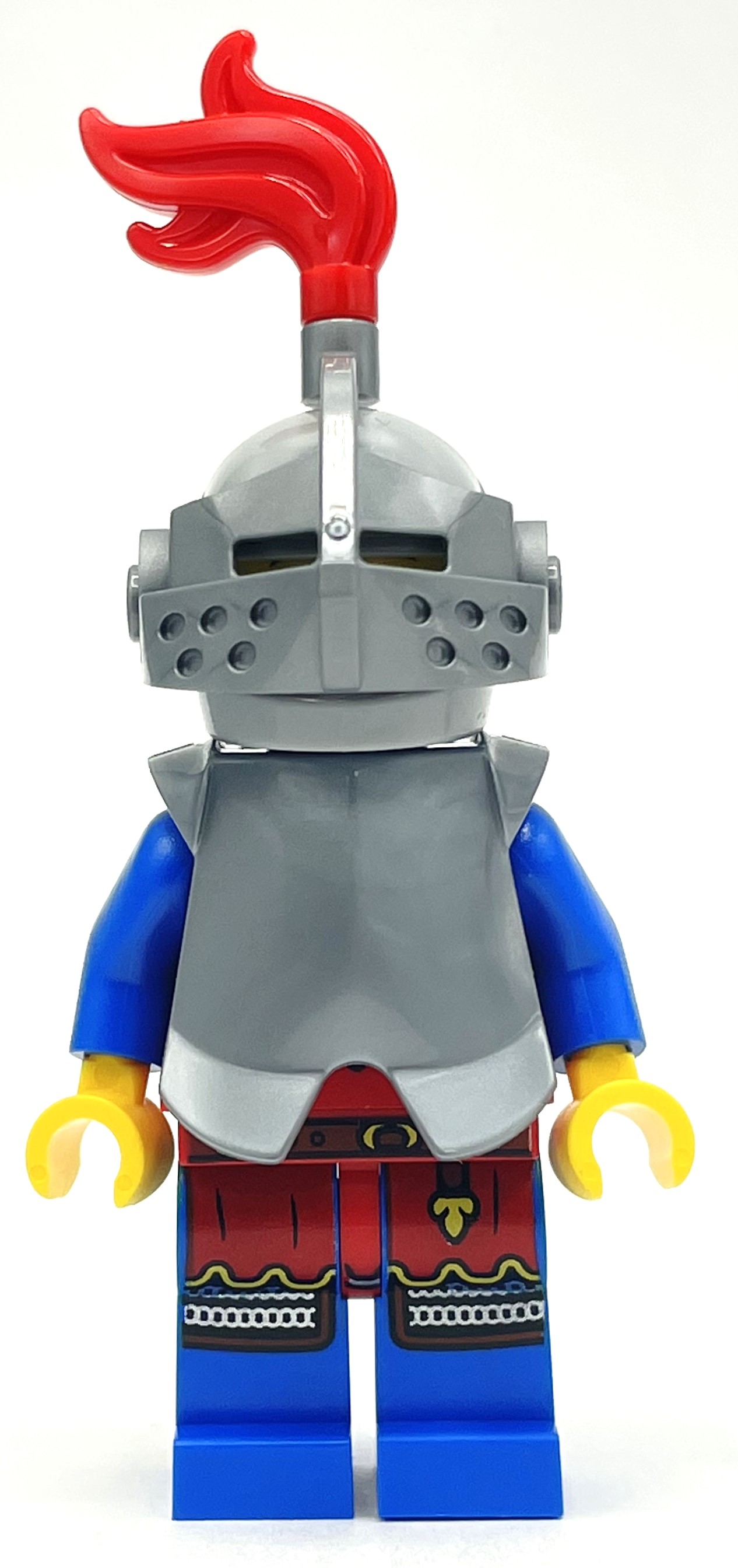 Chevalier, femme, plastron, casque avec grille et plume rouge (Knight, Woman, Chestplate, Helmet with Grille and Red Plume)