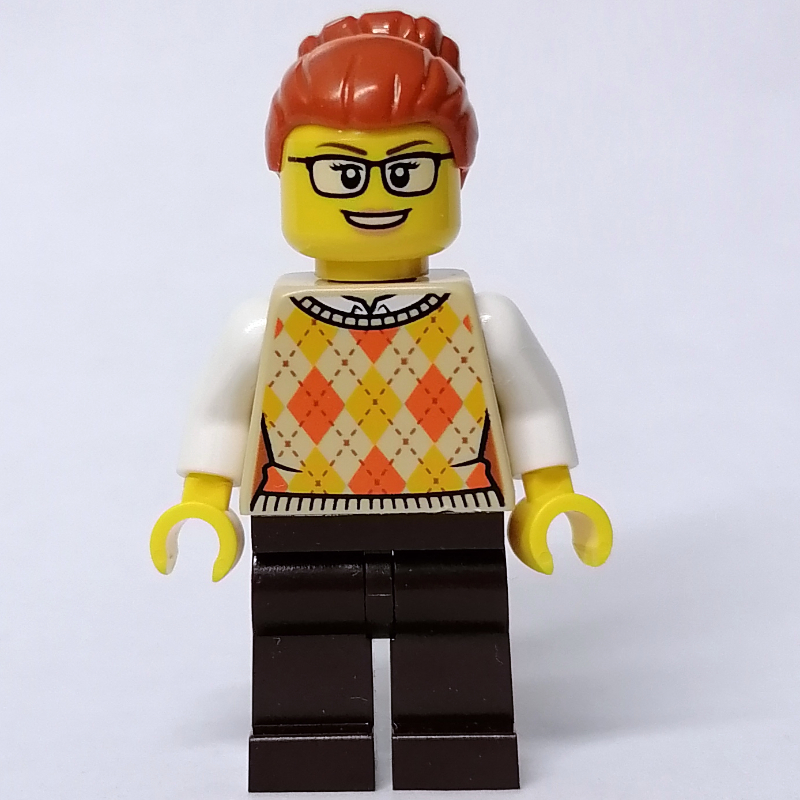 Torse beige, jambes brun foncé, cheveux orange foncé (Tan Torso, Dark Brown Legs, Dark Orange Hair)