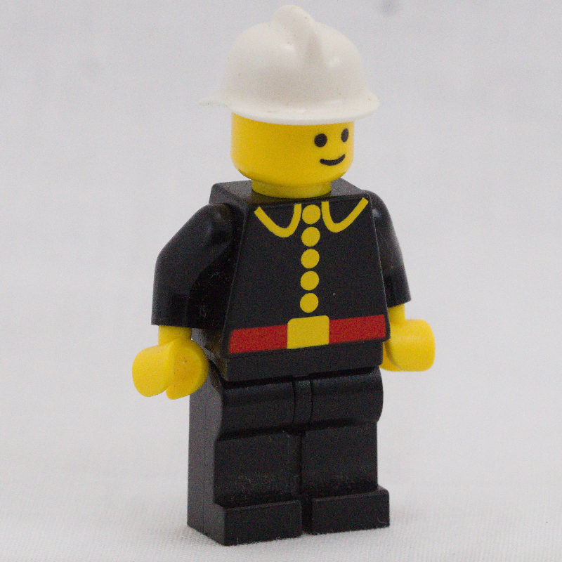 Pompier, classique, veste feu noir avec ceinture rouge et boutons, casque blanc (réédition torse) (Fireman, Classic, Black Fire Jacket with Red Belt and Buttons, White Helmet (Re-issue Torso))