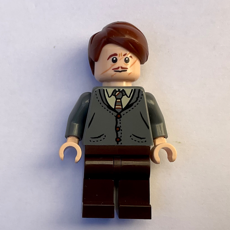 Remus Lupin, veste gris bleuté foncé boutonnée (Remus Lupin, Dark Bluish Gray Jacket Buttoned)