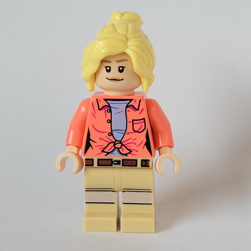 Ellie Sattler, chemise corail, queue de cheval, bouche fermée (Ellie Sattler, Coral Shirt, Ponytail, Closed Mouth)