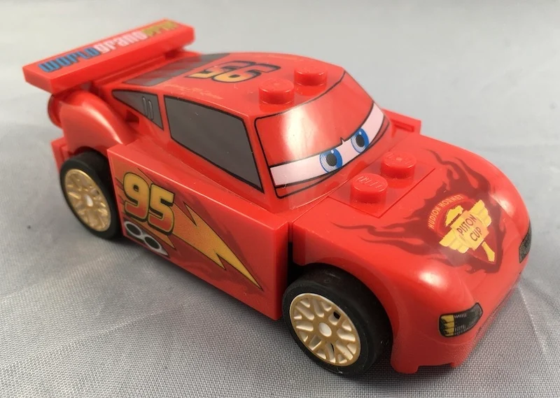 Flash McQueen, grand prix du monde, roues blanches (lbg 3034 & vert 3023) (Lightning McQueen, World Grand Prix, White Wheels (LBG 3034 & Green 3023))