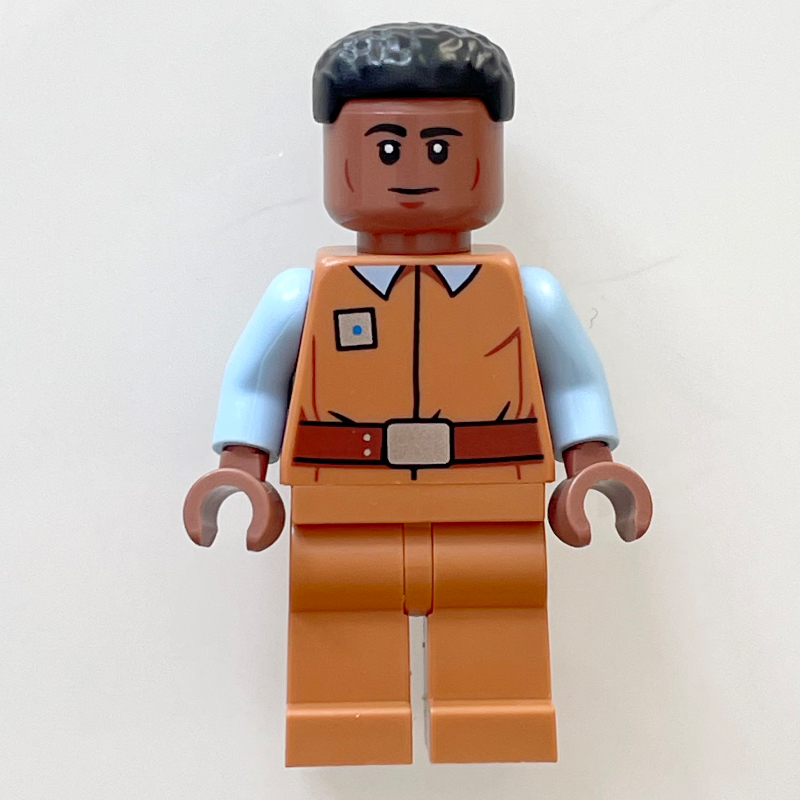 Premier officier hawkins (First Officer Hawkins)