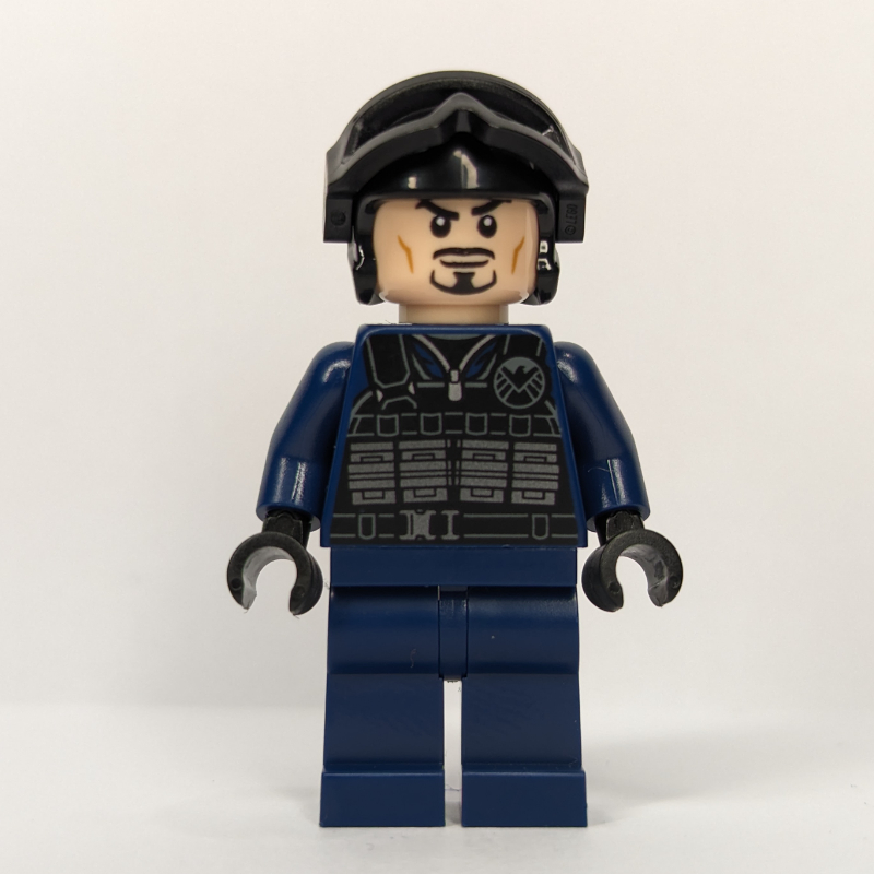 Tony Stark, déguisement d'agent de bouclier (Tony Stark, SHIELD Agent Disguise)
