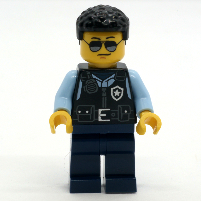 Policier - torse noir, jambes bleu foncé, cheveux noirs courts (Police Officer - Black Torso, Dark Blue Legs, Short Black Hair)