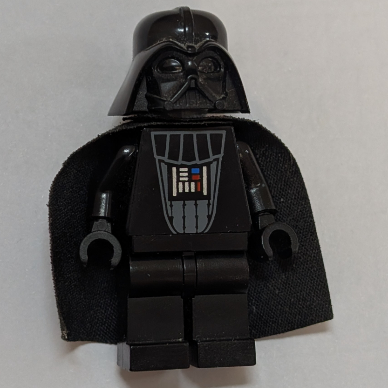 Dark Vador, peau gris bleuté clair, joue droite cicatrisée, sourcils (Darth Vader, Light Bluish Gray Skin, Scarred Right Cheek, Eyebrows)