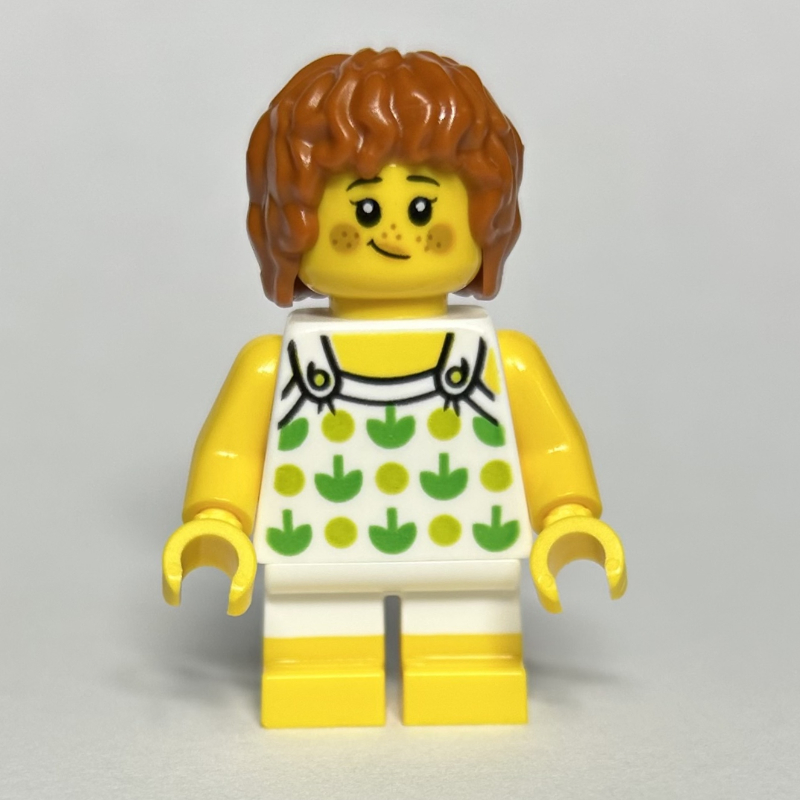 Enfant, torse blanc, jambes blanches aux pieds jaunes, cheveux orange foncé (Kid, White Torso, White Legs with Yellow Feet, Dark Orange Hair)